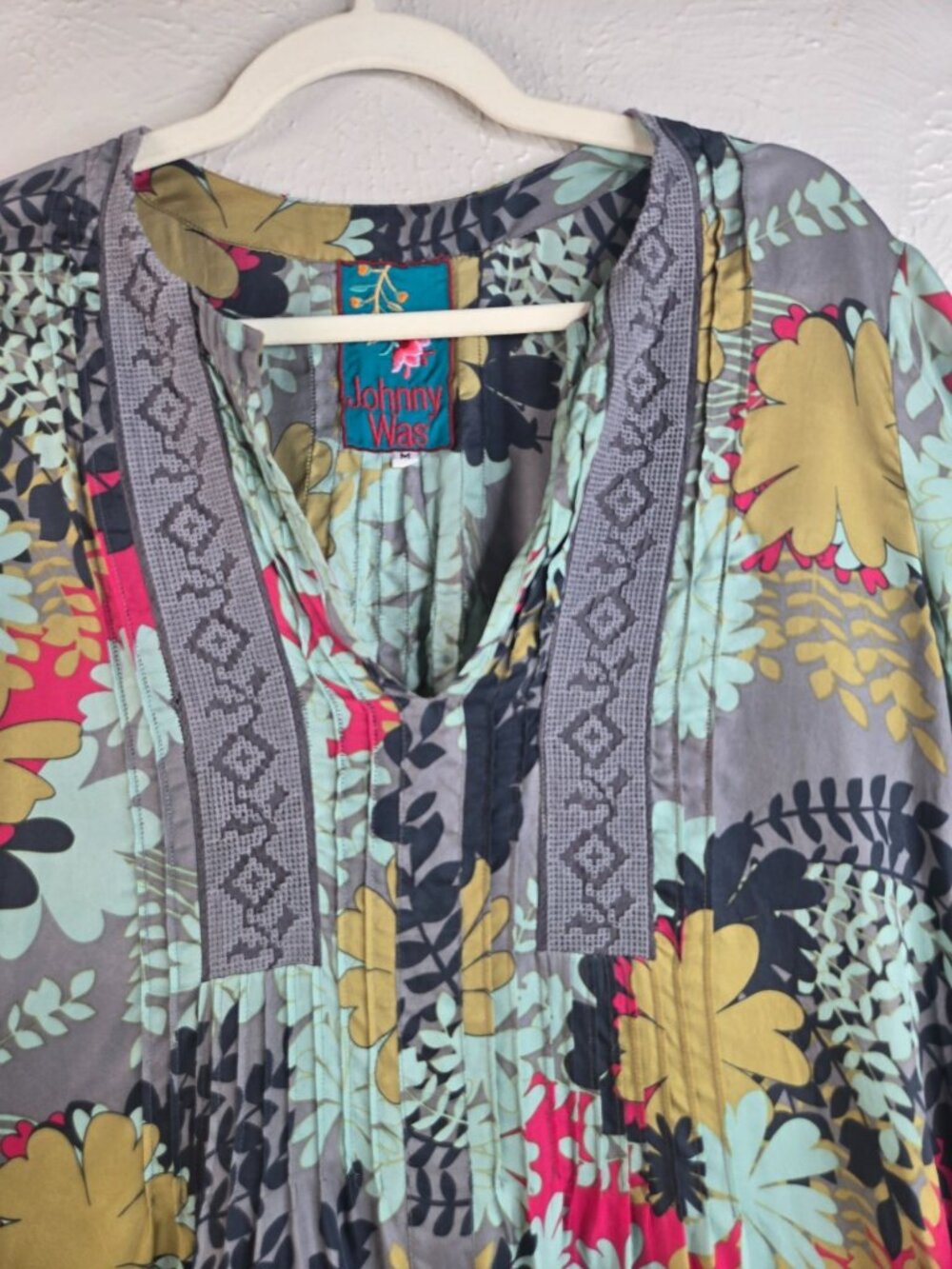 Johnny Was 100% Silk Tunic Dress M Floral Embroidered Pintuck Artsy Cottage - Picture 4 of 11